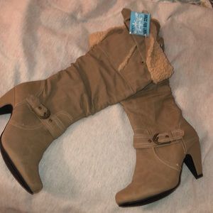NWT never been worn size 9 tan boots